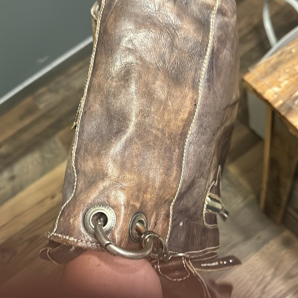 Bedstu Parton Crossbody - Picture 12 of 13